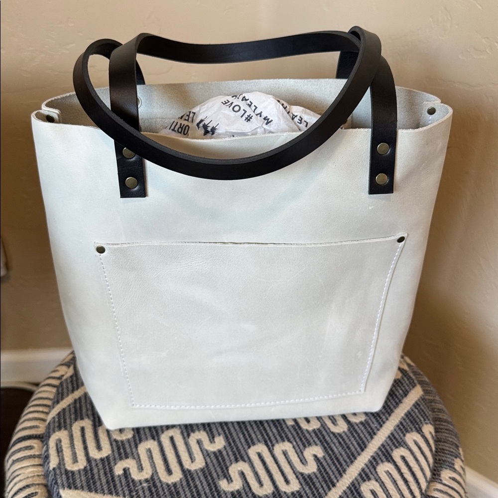 NWT Portland Leather Beluga Tote Bag with Black Handles Medium Tote FREE TASSEL